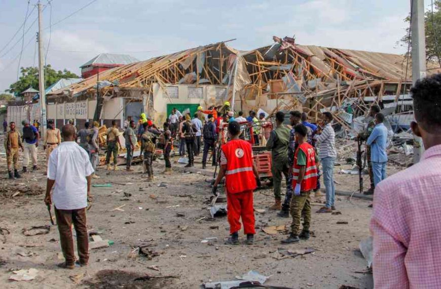 Militants Kill At Least Eight in Parliament of Somali Parliament