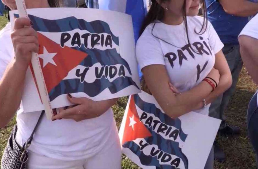 Cuban activists block magazine from publishing, citing its news